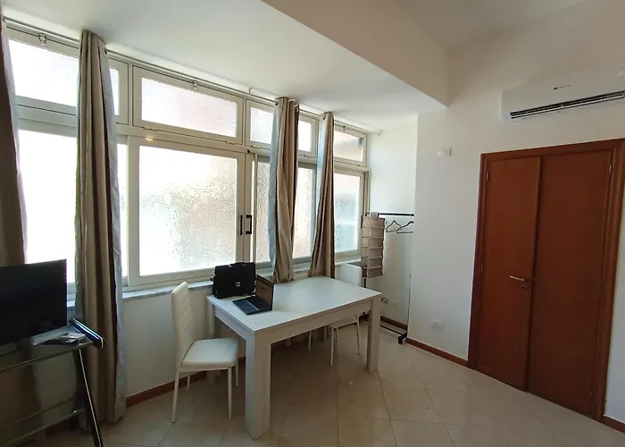 Monolocale Liberta Apartman *